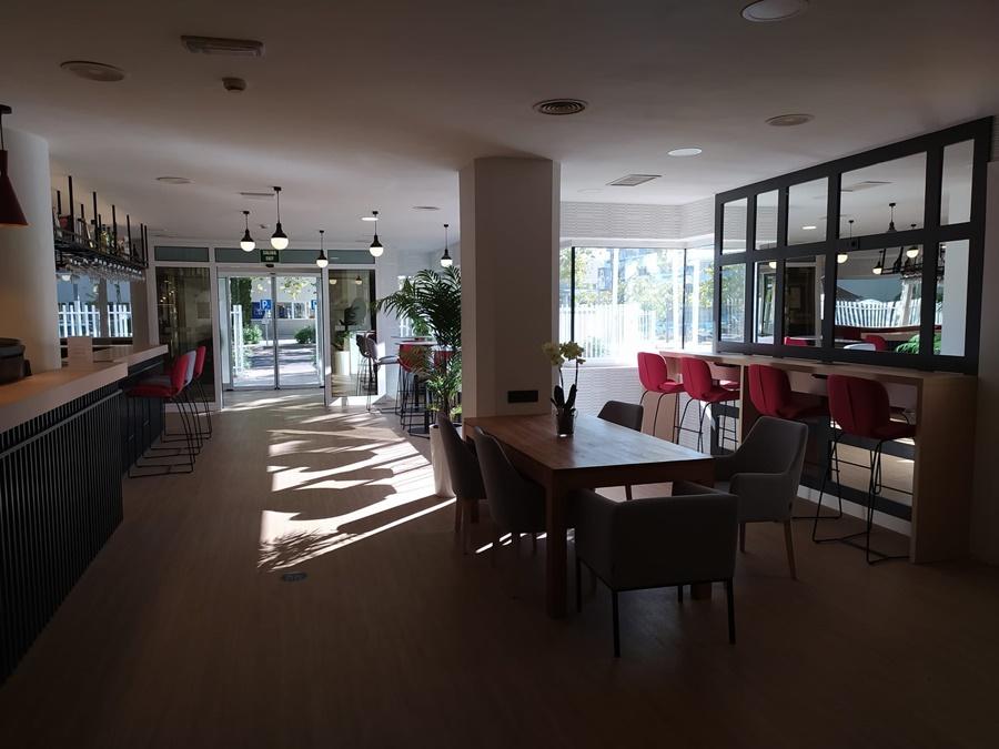 Ramada By Wyndham Madrid Tres Cantos Exterior photo