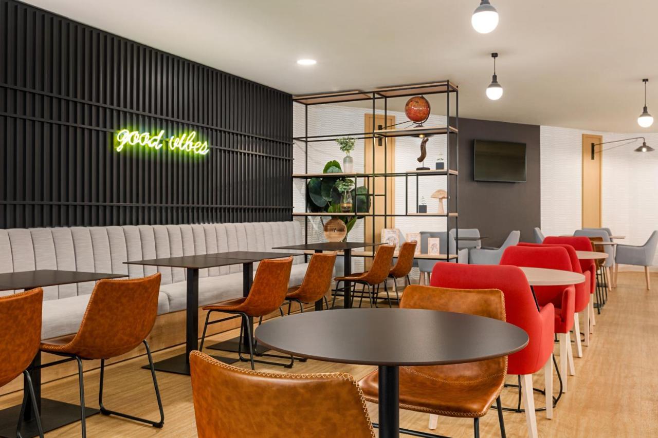 Ramada By Wyndham Madrid Tres Cantos Exterior photo