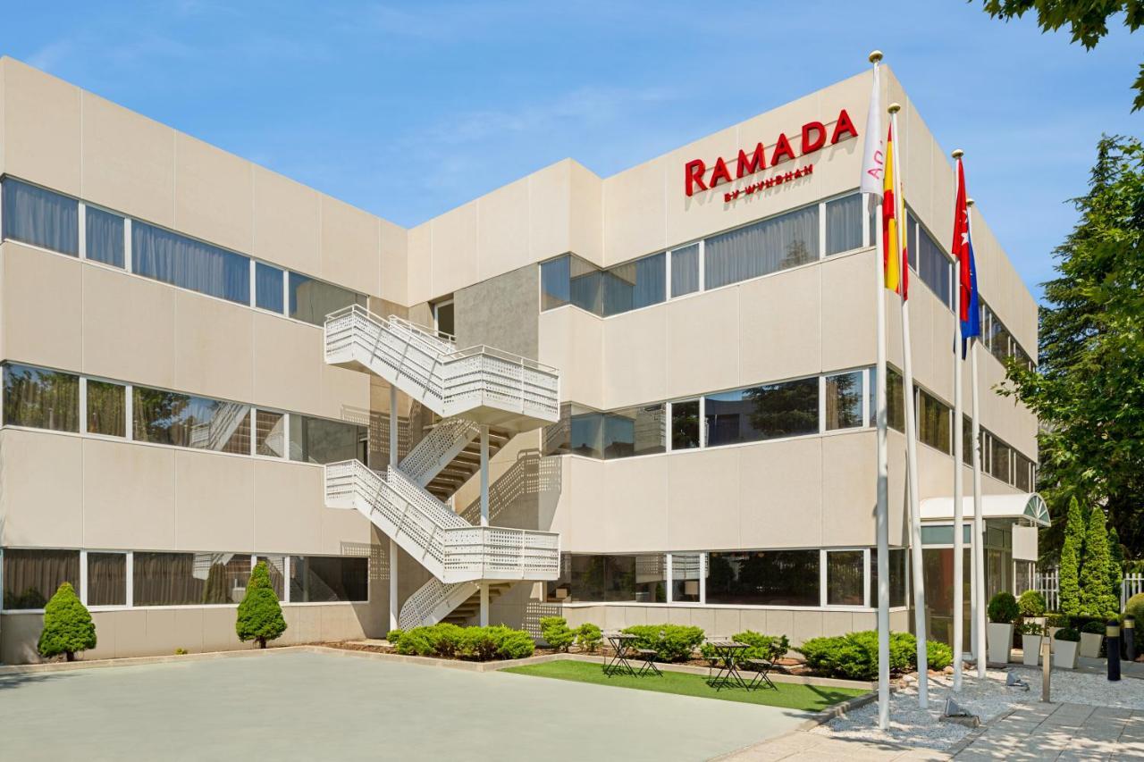 Ramada By Wyndham Madrid Tres Cantos Exterior photo