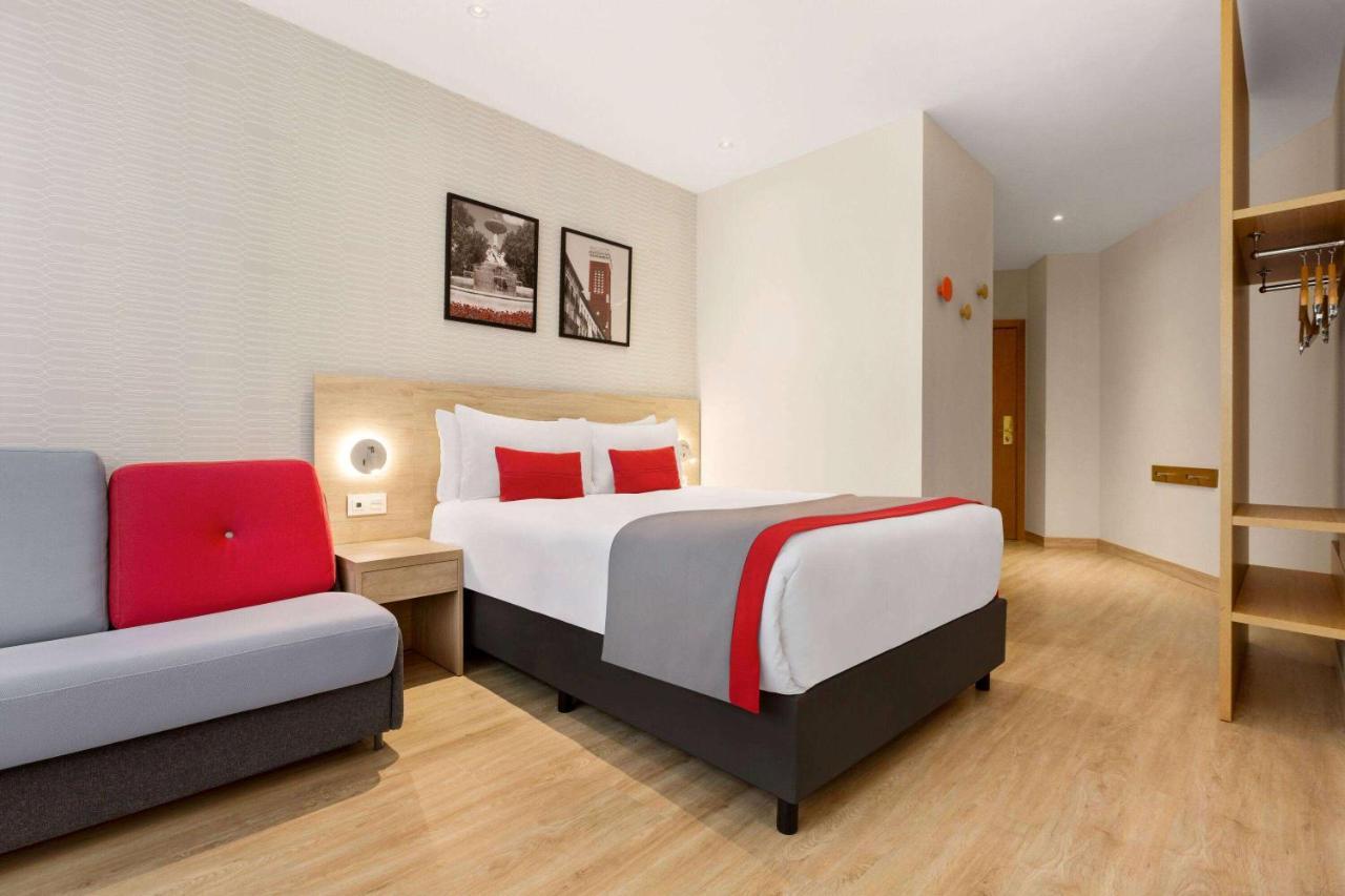 Ramada By Wyndham Madrid Tres Cantos Exterior photo