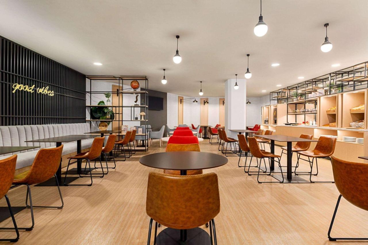 Ramada By Wyndham Madrid Tres Cantos Exterior photo