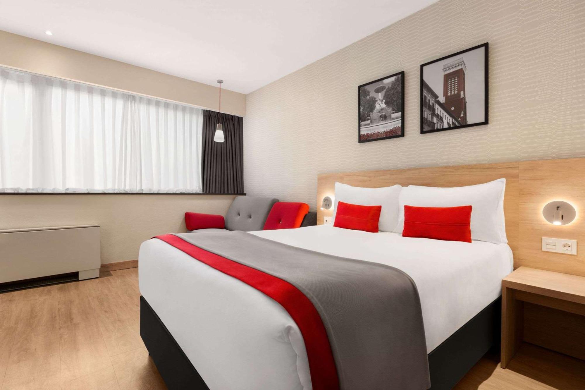 Ramada By Wyndham Madrid Tres Cantos Exterior photo
